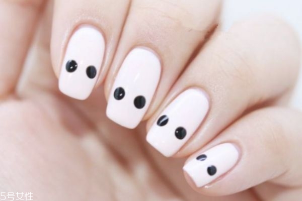 卡通手繪美甲怎么做 動物圖案卡通美甲怎么做 卡通手繪美甲怎么做 動物圖案卡通美甲怎么做