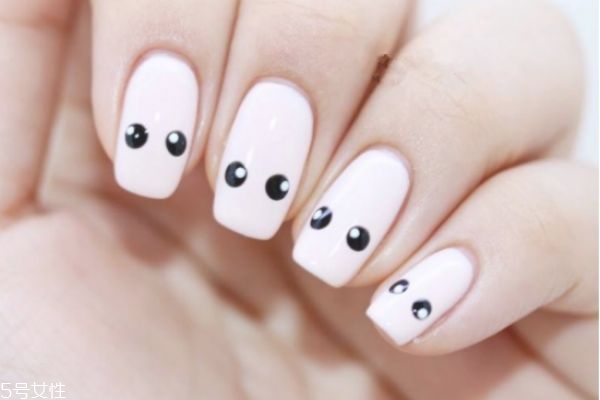 卡通手繪美甲怎么做 動物圖案卡通美甲怎么做 卡通手繪美甲怎么做 動物圖案卡通美甲怎么做