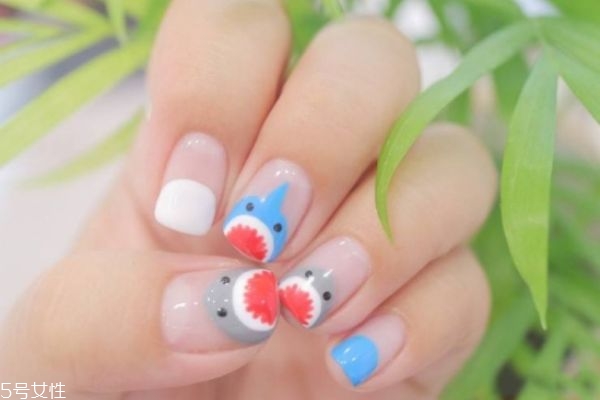 卡通手繪美甲怎么做 動物圖案卡通美甲怎么做 卡通手繪美甲怎么做 動物圖案卡通美甲怎么做