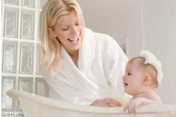 冬季怎樣給嬰兒洗腳最好 冬季怎樣給嬰兒洗腳最好