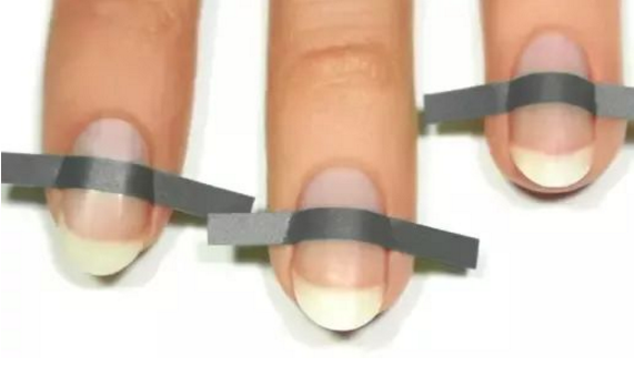 酒紅色美甲怎么做 教你磨砂美甲怎么做 酒紅色美甲怎么做 教你磨砂美甲怎么做