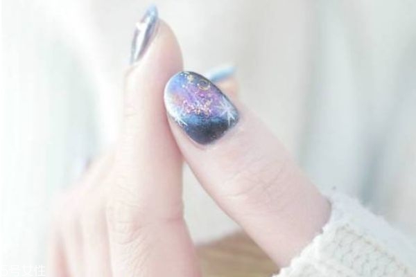 美甲漸變色怎么暈染的 如何做漸變美甲 美甲漸變色怎么暈染的 如何做漸變美甲