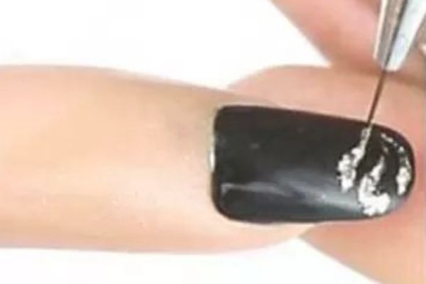 花朵美甲怎么做 小清新美甲教程圖解 花朵美甲怎么做 小清新美甲教程圖解