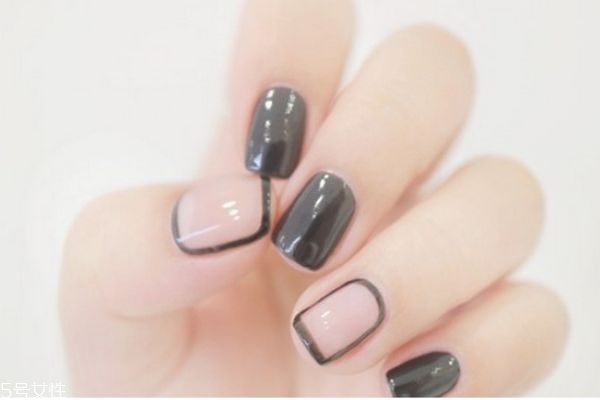 貼鉆美甲教程 個(gè)性鉆飾美甲教程 貼鉆美甲教程 個(gè)性鉆飾美甲教程