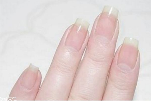 酒紅色美甲怎么做 教你磨砂美甲怎么做 酒紅色美甲怎么做 教你磨砂美甲怎么做