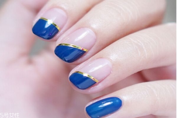 貼鉆美甲教程 個(gè)性鉆飾美甲教程 貼鉆美甲教程 個(gè)性鉆飾美甲教程