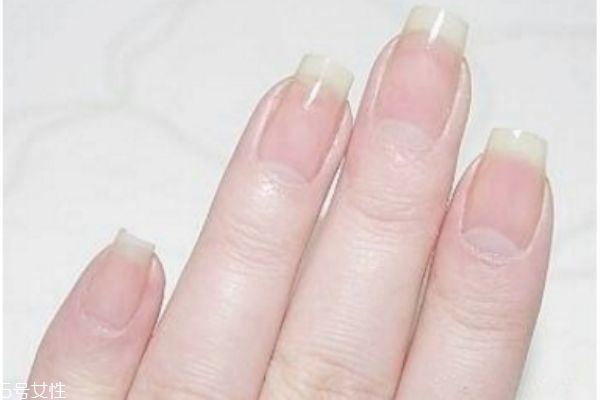 酒紅色美甲怎么做 教你磨砂美甲怎么做 酒紅色美甲怎么做 教你磨砂美甲怎么做