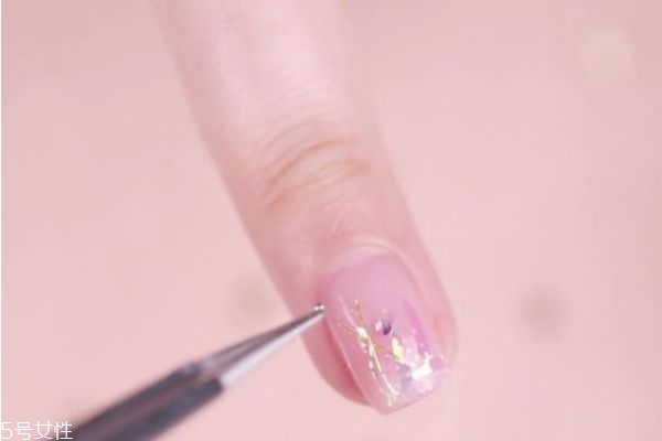 美甲漸變色怎么暈染的 如何做漸變美甲 美甲漸變色怎么暈染的 如何做漸變美甲