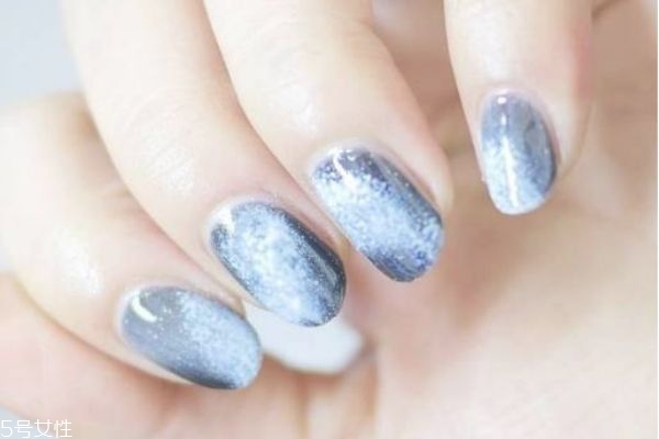美甲漸變色怎么暈染的 如何做漸變美甲 美甲漸變色怎么暈染的 如何做漸變美甲