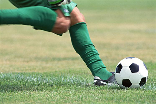 踢足球是有氧運(yùn)動嗎 是其中一種 踢足球是有氧運(yùn)動嗎 是其中一種