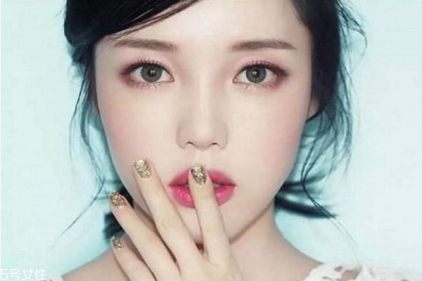 秋冬約會必備韓式妝容 韓系酒紅色妝容的畫法 秋冬約會必備韓式妝容 韓系酒紅色妝容的畫法