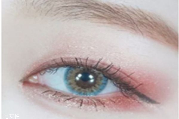 秋冬約會(huì)必備韓式妝容 韓系酒紅色妝容的畫(huà)法 秋冬約會(huì)必備韓式妝容 韓系酒紅色妝容的畫(huà)法