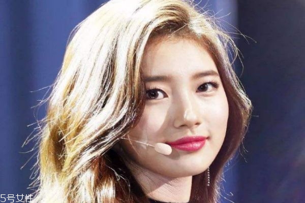 2019最流行的網(wǎng)紅劉海 2019最新流行發(fā)型女 2019最流行的網(wǎng)紅劉海 2019最新流行發(fā)型女