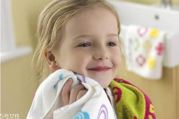 小孩怎么化妝好看 這樣化妝好看又簡(jiǎn)單 小孩怎么化妝好看 這樣化妝好看又簡(jiǎn)單