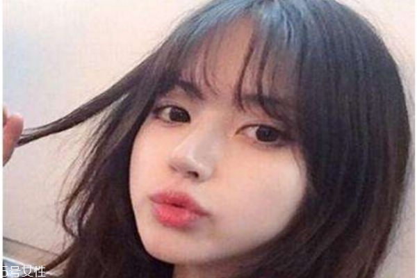 2019最流行的網(wǎng)紅劉海 2019最新流行發(fā)型女 2019最流行的網(wǎng)紅劉海 2019最新流行發(fā)型女