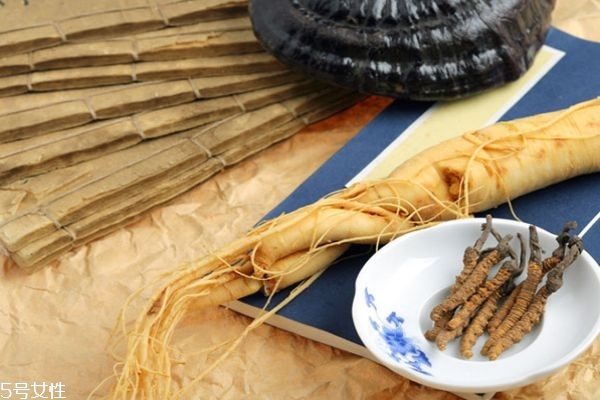 靈芝粉的食用方法 靈芝粉和靈芝孢子粉的區(qū)別 靈芝粉的食用方法 靈芝粉和靈芝孢子粉的區(qū)別