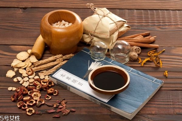 靈芝粉的食用方法 靈芝粉和靈芝孢子粉的區(qū)別 靈芝粉的食用方法 靈芝粉和靈芝孢子粉的區(qū)別