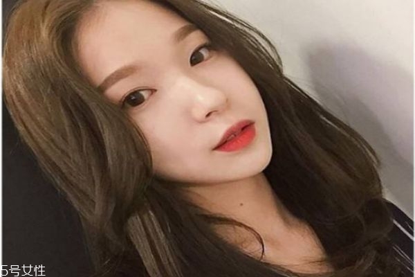 2019長卷發(fā)發(fā)色 女神必備長卷發(fā)發(fā)型 2019長卷發(fā)發(fā)色 女神必備長卷發(fā)發(fā)型