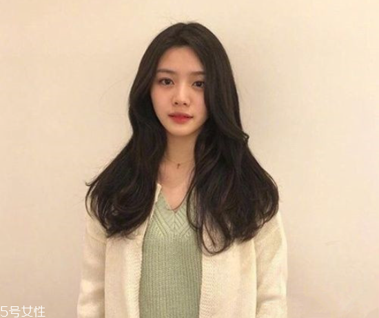 長卷發(fā)發(fā)型有哪些 2019年長發(fā)卷發(fā)發(fā)型 長卷發(fā)發(fā)型有哪些 2019年長發(fā)卷發(fā)發(fā)型