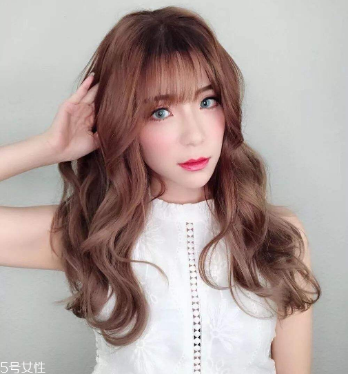 長卷發(fā)發(fā)型有哪些 2019年長發(fā)卷發(fā)發(fā)型 長卷發(fā)發(fā)型有哪些 2019年長發(fā)卷發(fā)發(fā)型