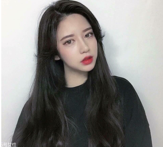 長卷發(fā)發(fā)型有哪些 2019年長發(fā)卷發(fā)發(fā)型 長卷發(fā)發(fā)型有哪些 2019年長發(fā)卷發(fā)發(fā)型