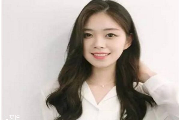 2019長卷發(fā)發(fā)色 女神必備長卷發(fā)發(fā)型 2019長卷發(fā)發(fā)色 女神必備長卷發(fā)發(fā)型