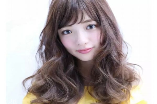 好看的長卷發(fā)發(fā)型圖片 蛋糕卷發(fā)型 好看的長卷發(fā)發(fā)型圖片 蛋糕卷發(fā)型