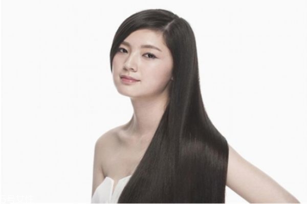 拉頭發(fā)前要不要洗頭發(fā) 拉直頭發(fā)相關(guān)注意事項(xiàng) 拉頭發(fā)前要不要洗頭發(fā) 拉直頭發(fā)相關(guān)注意事項(xiàng)