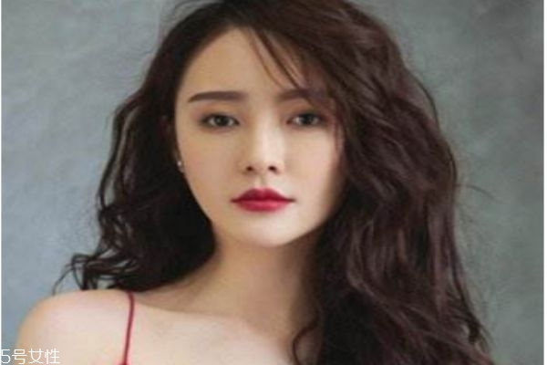 好看的長卷發(fā)發(fā)型圖片 蛋糕卷發(fā)型 好看的長卷發(fā)發(fā)型圖片 蛋糕卷發(fā)型