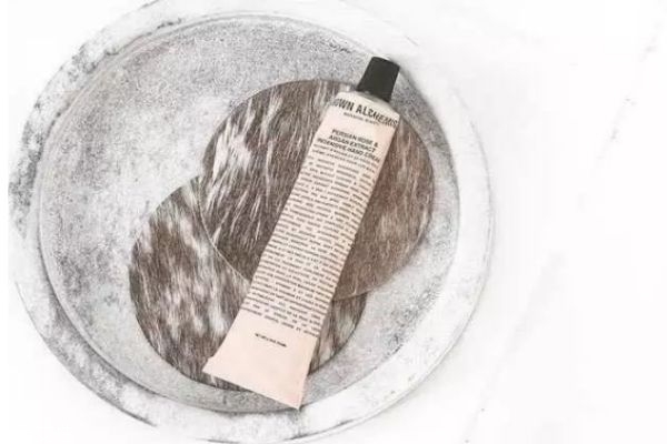 美白補水的護手霜有哪些 好聞的護手霜推薦 美白補水的護手霜有哪些 好聞的護手霜推薦