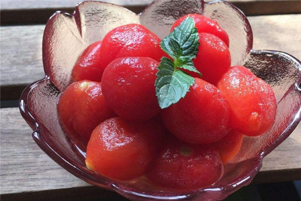 哺乳期可以吃圣女果嗎 對(duì)母嬰皆有好處 哺乳期可以吃圣女果嗎 對(duì)母嬰皆有好處