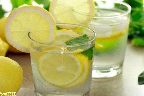 蜂蜜水減肥法最快秘籍 檸檬蜂蜜水減肥法 蜂蜜水減肥法最快秘籍 檸檬蜂蜜水減肥法