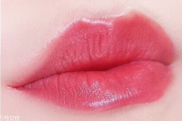 蜜絲佛陀魅惑潤澤修護唇膏哪個顏色好看 蜜絲佛陀魅惑潤澤修護唇膏哪個顏色好看