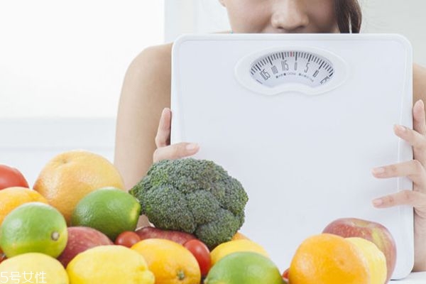 蜂蜜水減肥法最快秘籍 檸檬蜂蜜水減肥法 蜂蜜水減肥法最快秘籍 檸檬蜂蜜水減肥法