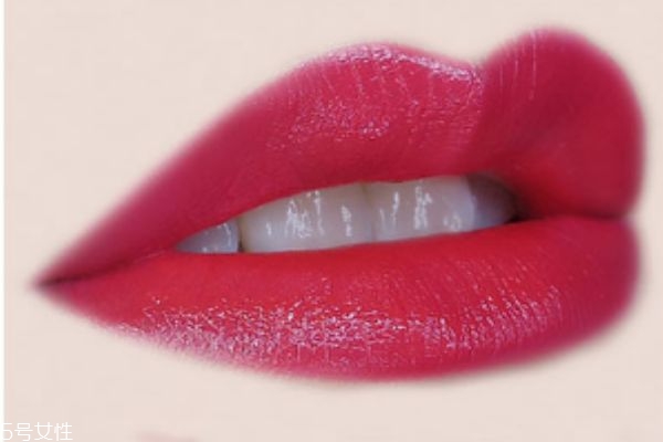 蜜絲佛陀魅惑潤澤修護唇膏哪個顏色好看 蜜絲佛陀魅惑潤澤修護唇膏哪個顏色好看