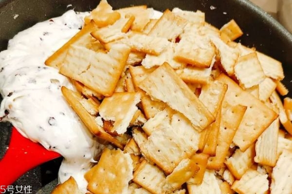 雪花酥太軟太粘怎么辦 可能是以下三個原因 雪花酥太軟太粘怎么辦 可能是以下三個原因