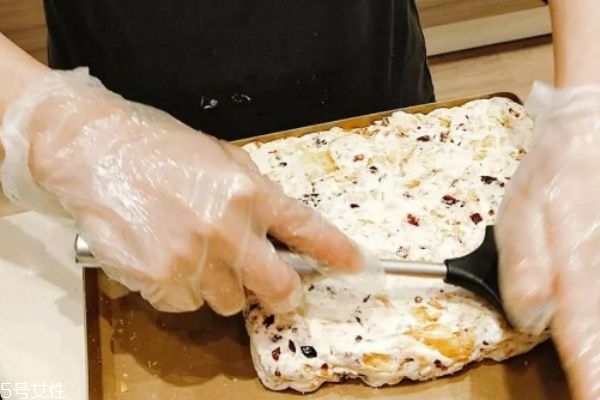 雪花酥太軟太粘怎么辦 可能是以下三個原因 雪花酥太軟太粘怎么辦 可能是以下三個原因