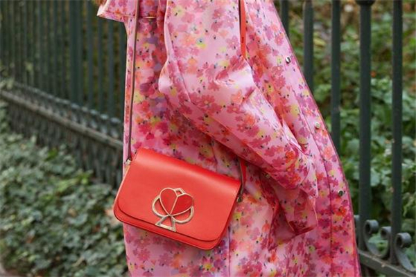 2019kate spade情人節(jié)限定包包價格 滿滿愛意 2019kate spade情人節(jié)限定包包價格 滿滿愛意