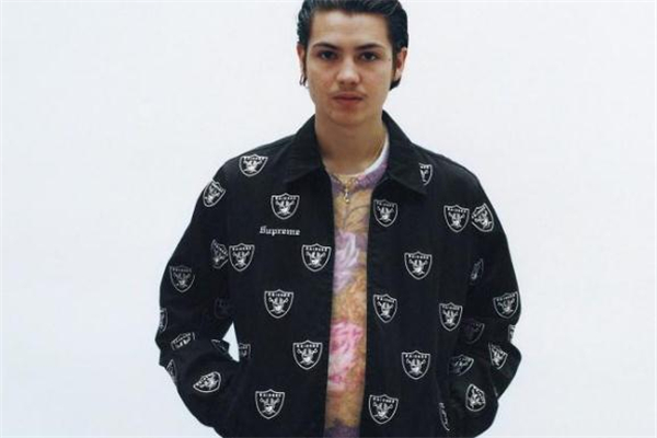 supreme2019春夏新品發(fā)售時(shí)間 多款聯(lián)名強(qiáng)勢(shì)登場(chǎng) supreme2019春夏新品發(fā)售時(shí)間 多款聯(lián)名強(qiáng)勢(shì)登場(chǎng)