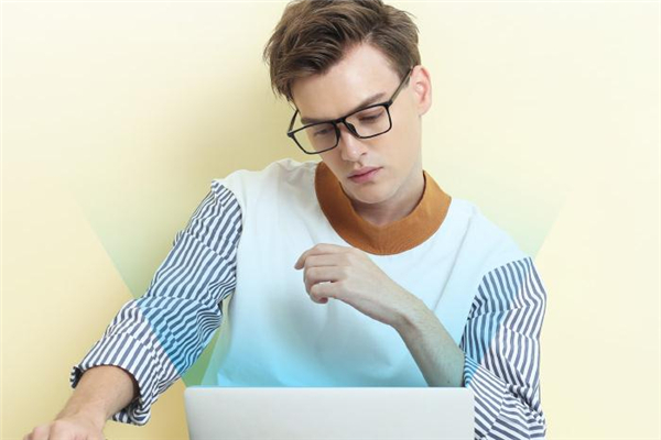 aojo和jins哪個好 兩者都不錯 aojo和jins哪個好 兩者都不錯