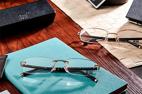 萬寶龍眼鏡怎么樣 德國經(jīng)典品牌 萬寶龍眼鏡怎么樣 德國經(jīng)典品牌