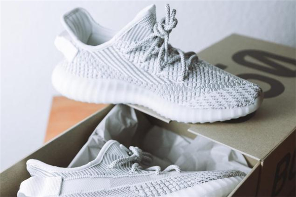 yeezy 350所有配色貨量對比 滿天星最為稀有 yeezy 350所有配色貨量對比 滿天星最為稀有