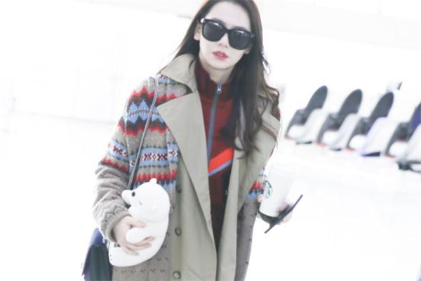 拉鏈毛衣怎么搭配 超模們都愛它 拉鏈毛衣怎么搭配 超模們都愛它