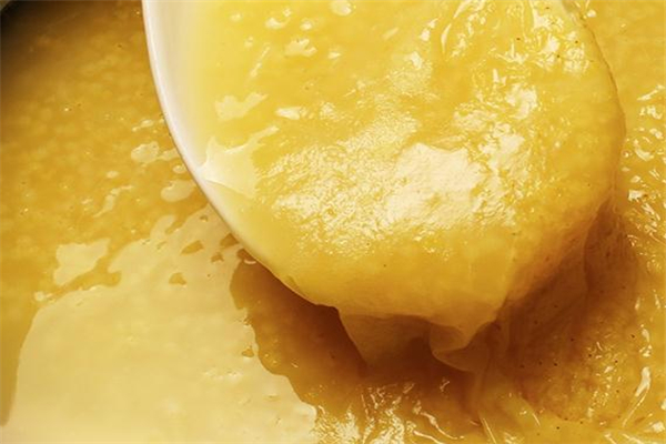 香蕉小米粥的做法 營(yíng)養(yǎng)價(jià)值很高 香蕉小米粥的做法 營(yíng)養(yǎng)價(jià)值很高