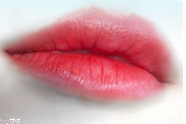 tf15是什么顏色 tf黑管口紅15真人試色 tf15是什么顏色 tf黑管口紅15真人試色