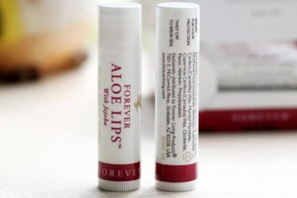 潤唇膏哪個好用 無色潤唇膏有哪些 潤唇膏哪個好用 無色潤唇膏有哪些