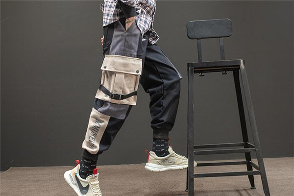2019流行什么樣的工裝褲 年輕人最愛的潮款 2019流行什么樣的工裝褲 年輕人最愛的潮款