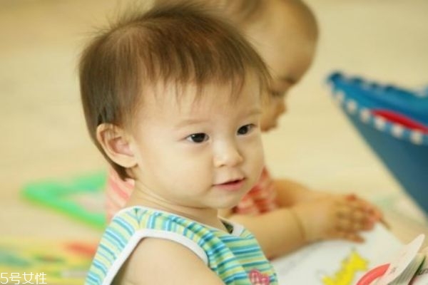 寶寶智力啟蒙讀哪些書(shū)比較好學(xué)知識(shí) 寶寶智力啟蒙讀哪些書(shū)比較好學(xué)知識(shí)
