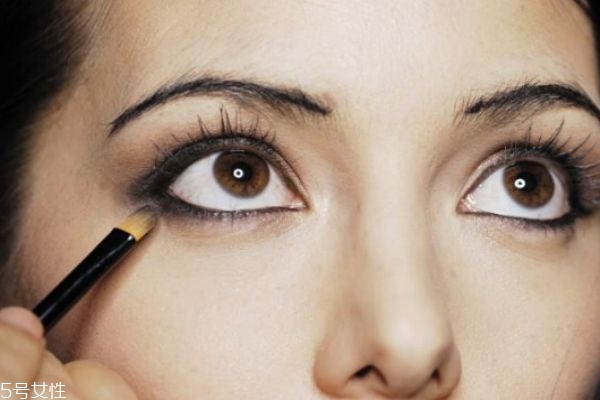 初學(xué)者自己怎么畫眼線 超簡(jiǎn)單眼線畫法 初學(xué)者自己怎么畫眼線 超簡(jiǎn)單眼線畫法