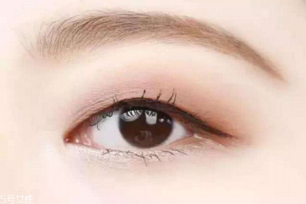 內(nèi)雙的人怎么畫眼線 這些小技巧要學(xué)會 內(nèi)雙的人怎么畫眼線 這些小技巧要學(xué)會